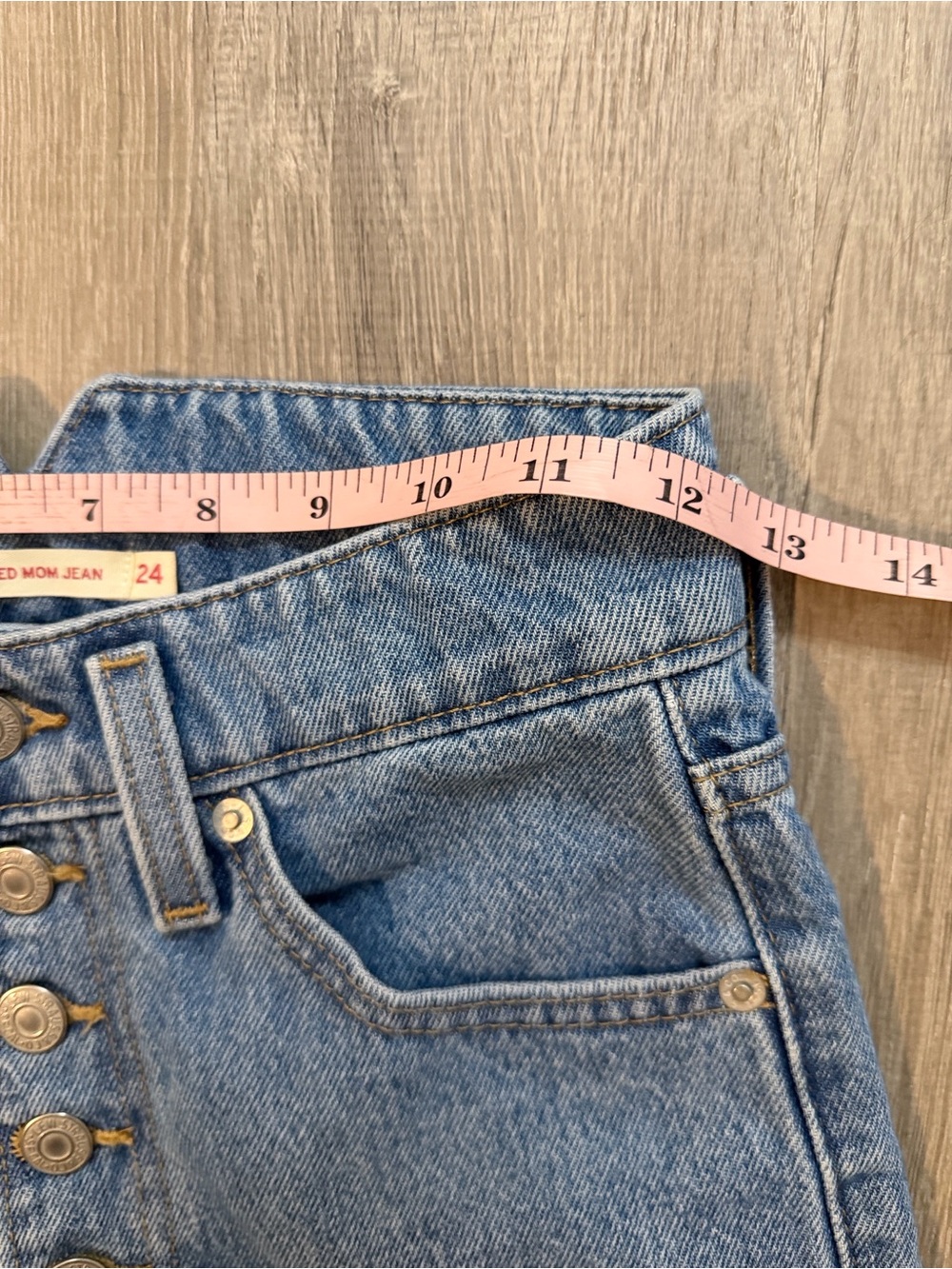Levi’s 24 High Waisted Mom Jean Button Fly‎ Women's Casual Classic Blue Denim - Picture 7 of 9
